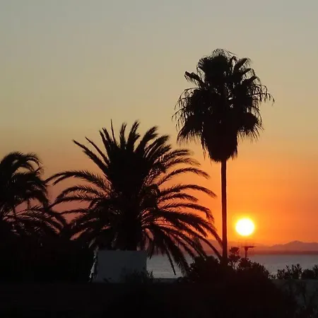 La Bella Hippie 1ª Linea Mediterraneo 25pax Holiday home *