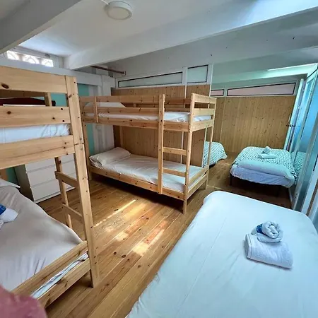 La Bella Hippie 1ª Linea Mediterraneo 25pax لا مانغا ذيل مار مينور