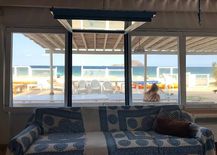 La Bella Hippie 1ª Linea Mediterraneo 25pax Feriehus