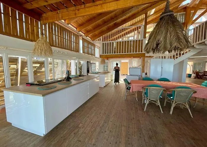 La Bella Hippie 1ª Linea Mediterraneo 25pax * La Manga