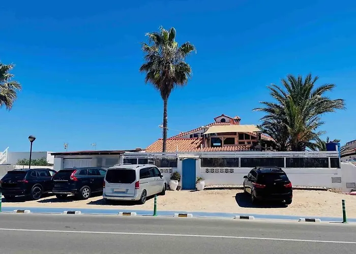 La Bella Hippie 1ª Linea Mediterraneo 25pax Feriehus